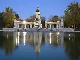 صور Buen Retiro Park متنزّه